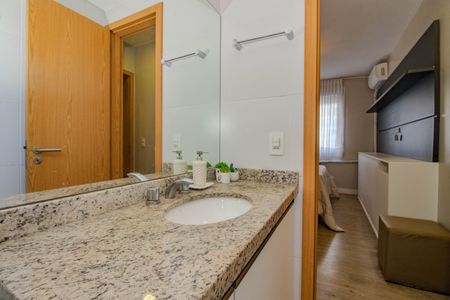 Apartamento para alugar com 67m², 2 quartos e 1 vaga Apartamento para alugar com 67m², 2 quartos e 1 vagaBanheiro da Suíte