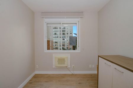 Quarto de apartamento para alugar com 2 quartos, 67m² em Passo D’areia, Porto Alegre