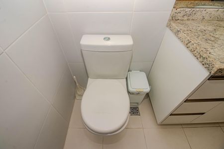 Apartamento para alugar com 67m², 2 quartos e 1 vaga Apartamento para alugar com 67m², 2 quartos e 1 vagaBanheiro da Suíte