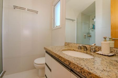Apartamento para alugar com 67m², 2 quartos e 1 vaga Apartamento para alugar com 67m², 2 quartos e 1 vagaBanheiro da Suíte