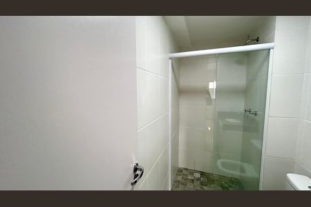Apartamento para alugar com 56m², 2 quartos e 1 vaga Apartamento para alugar com 56m², 2 quartos e 1 vagaBanheiro da Suíte