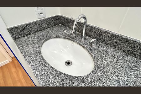 Apartamento para alugar com 56m², 2 quartos e 1 vaga Apartamento para alugar com 56m², 2 quartos e 1 vagaBanheiro 1
