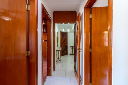 Apartamento à venda com 122m², 3 quartos e 2 vagas Apartamento à venda com 122m², 3 quartos e 2 vagasCorredor dos Quartos