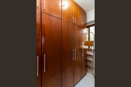 Apartamento à venda com 122m², 3 quartos e 2 vagas Apartamento à venda com 122m², 3 quartos e 2 vagasQuarto de Serviço
