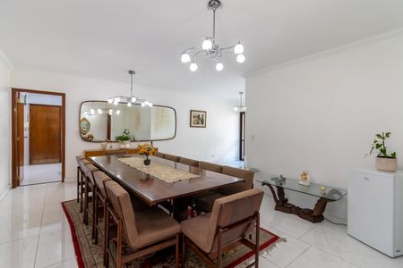 Apartamento à venda com 122m², 3 quartos e 2 vagas Apartamento à venda com 122m², 3 quartos e 2 vagasSala de Jantar