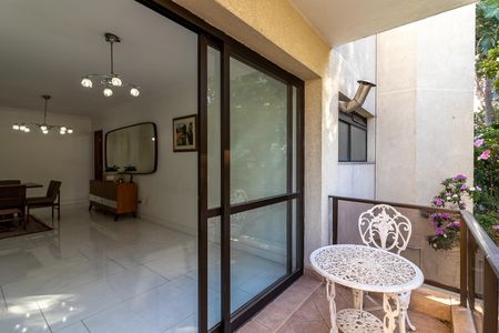 Apartamento à venda com 122m², 3 quartos e 2 vagas Apartamento à venda com 122m², 3 quartos e 2 vagasVaranda da Sala