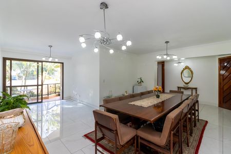 Apartamento à venda com 122m², 3 quartos e 2 vagas Apartamento à venda com 122m², 3 quartos e 2 vagasSala de Jantar
