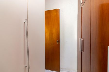Apartamento à venda com 122m², 3 quartos e 2 vagas Apartamento à venda com 122m², 3 quartos e 2 vagasQuarto de Serviço