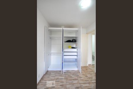 Apartamento para alugar com 2 quartos, 48m² em Parque Reboucas, São Paulo
