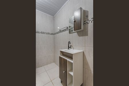 Banheiro de apartamento à venda com 1 quarto, 40m² em Petrópolis, Porto Alegre