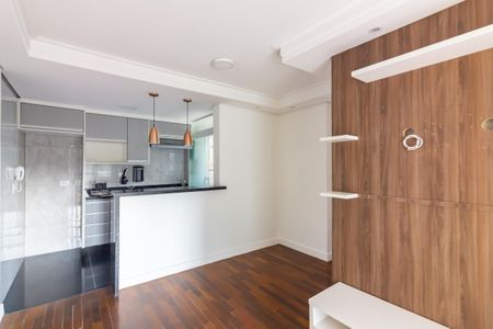 Sala  de apartamento para alugar com 2 quartos, 51m² em Quitaúna, Osasco