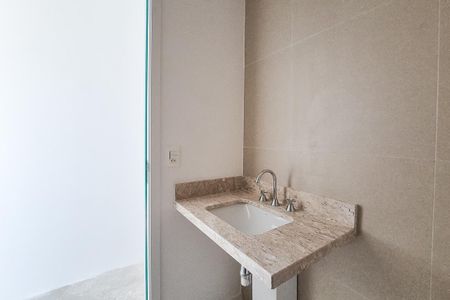 Apartamento à venda com 61m², 2 quartos e 1 vaga Apartamento à venda com 61m², 2 quartos e 1 vagaBanheiro da Suíte