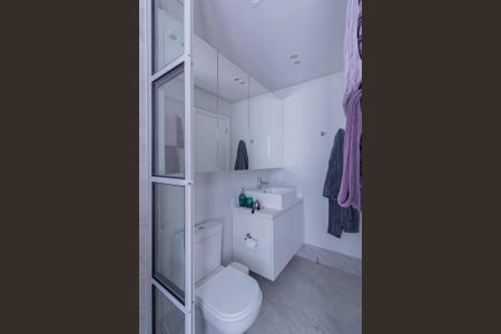 Banheiro de apartamento à venda com 2 quartos, 69m² em Melville Empresarial II, Barueri