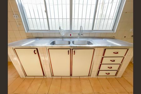 Casa à venda com 238m², 4 quartos e 2 vagasCozinha