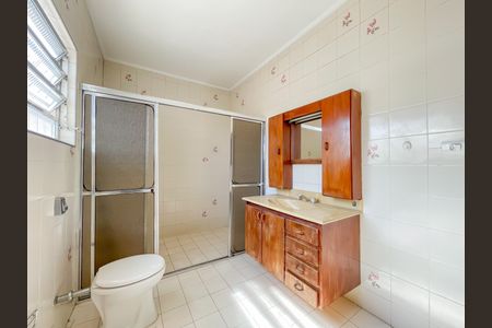 Casa à venda com 238m², 4 quartos e 2 vagasBanheiro 2