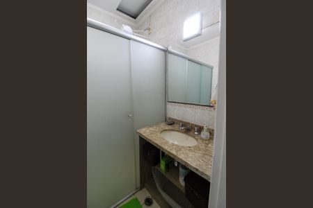 Casa de condomínio à venda com 216m², 4 quartos e 5 vagas Casa de condomínio à venda com 216m², 4 quartos e 5 vagasBanheiro
