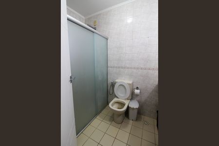Casa de condomínio à venda com 216m², 4 quartos e 5 vagas Casa de condomínio à venda com 216m², 4 quartos e 5 vagasBanheiro do Quarto 1
