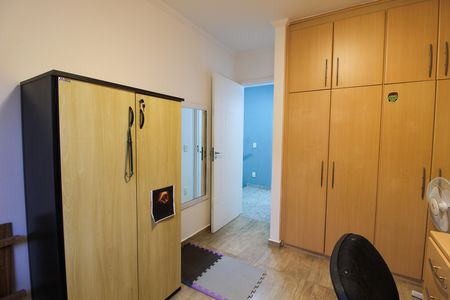 Casa de condomínio à venda com 216m², 4 quartos e 5 vagas Casa de condomínio à venda com 216m², 4 quartos e 5 vagasQuarto 2