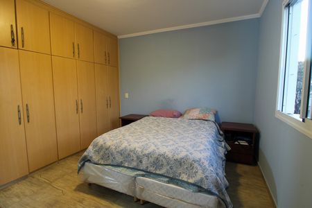 Casa de condomínio à venda com 216m², 4 quartos e 5 vagas Casa de condomínio à venda com 216m², 4 quartos e 5 vagasQuarto 1