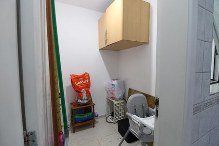 Casa de condomínio à venda com 216m², 4 quartos e 5 vagas Casa de condomínio à venda com 216m², 4 quartos e 5 vagasQuarto de Serviço