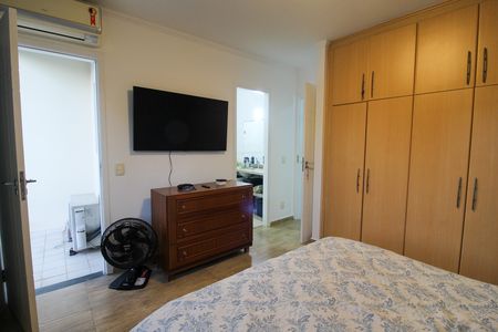 Casa de condomínio à venda com 216m², 4 quartos e 5 vagas Casa de condomínio à venda com 216m², 4 quartos e 5 vagasQuarto 1