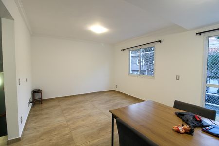 Sala de casa de condomínio à venda com 4 quartos, 216m² em Vila São Silvestre, São Paulo