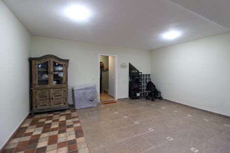 Casa de condomínio à venda com 216m², 4 quartos e 5 vagas Casa de condomínio à venda com 216m², 4 quartos e 5 vagasGaragem