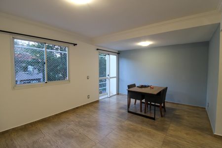 Sala de casa de condomínio à venda com 4 quartos, 216m² em Vila São Silvestre, São Paulo