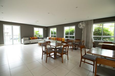 Apartamento para alugar com 46m², 2 quartos e 1 vaga Apartamento para alugar com 46m², 2 quartos e 1 vagaÁrea comum - Salão de festas