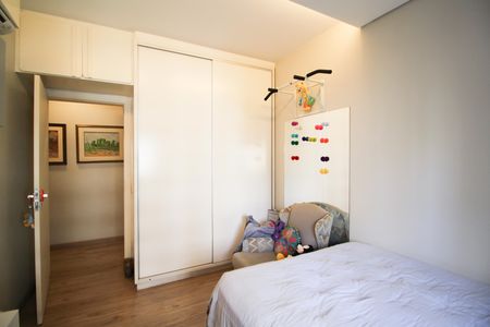 Apartamento à venda com 156m², 3 quartos e 2 vagasSuíte 2