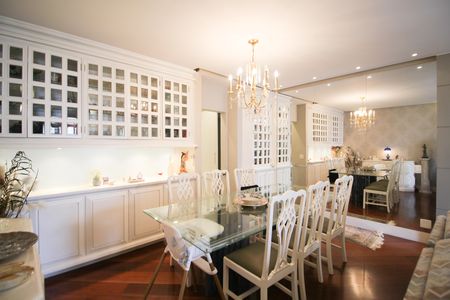 Apartamento à venda com 156m², 3 quartos e 2 vagasSala