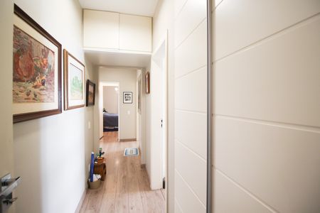 Apartamento à venda com 156m², 3 quartos e 2 vagasCorredor