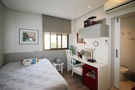 Apartamento à venda com 156m², 3 quartos e 2 vagasSuíte 2