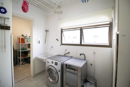 Apartamento à venda com 156m², 3 quartos e 2 vagasÁrea de Serviço