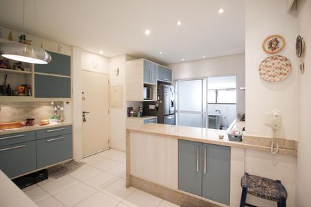 Apartamento à venda com 156m², 3 quartos e 2 vagasCozinha
