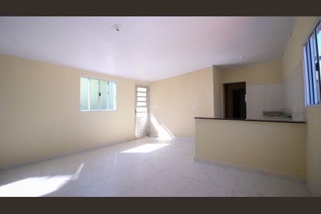 Casa para alugar com 2 quartos, 80m² em Vila Margarida, São Paulo