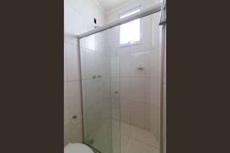 Casa de condomínio para alugar com 325m², 4 quartos e 2 vagasBanheiro da Suíte 3