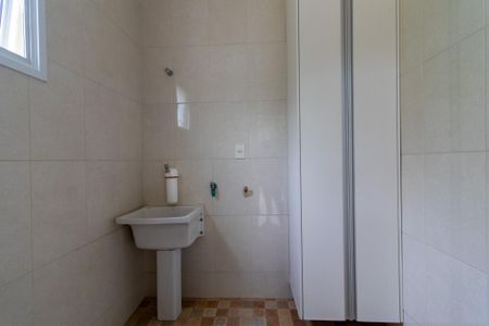 Casa de condomínio para alugar com 325m², 4 quartos e 2 vagasÁrea de Serviço