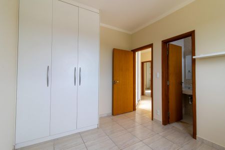 Casa de condomínio para alugar com 325m², 4 quartos e 2 vagasSuite 3