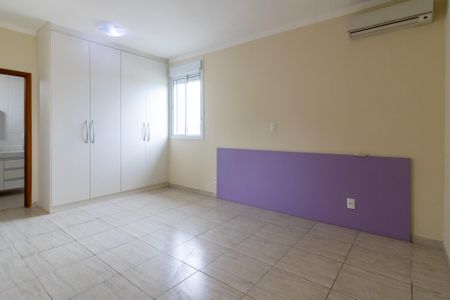 Casa de condomínio para alugar com 325m², 4 quartos e 2 vagasSuite 1