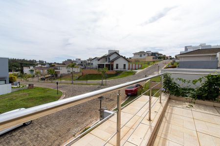 Casa de condomínio para alugar com 325m², 4 quartos e 2 vagasSacada