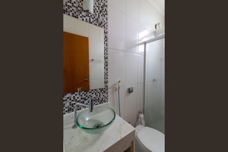 Casa de condomínio para alugar com 325m², 4 quartos e 2 vagasBanheiro