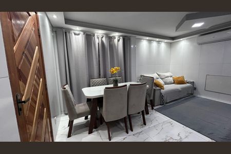 Sala de casa para alugar com 3 quartos, 300m² em Inhaúma, Rio de Janeiro