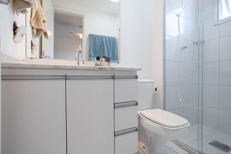 Apartamento para alugar com 75m², 2 quartos e 2 vagasBanheiro da suíte 