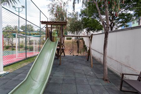Apartamento para alugar com 75m², 2 quartos e 2 vagasÁrea comum - Playground