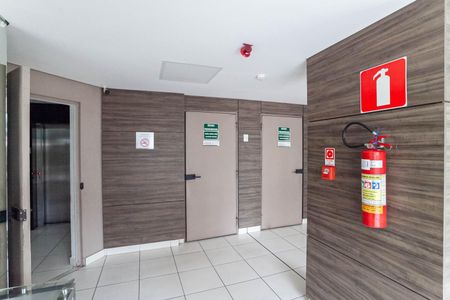 Apartamento para alugar com 75m², 2 quartos e 2 vagasHall social