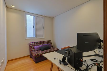 Apartamento à venda com 3 quartos, 153m² em Sagrada Família, Belo Horizonte