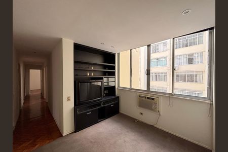 Apartamento à venda com 173m², 3 quartos e sem vaga Apartamento à venda com 173m², 3 quartos e sem vagaEscritório