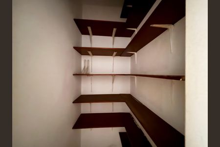 Apartamento à venda com 173m², 3 quartos e sem vaga Apartamento à venda com 173m², 3 quartos e sem vagaÁrea de serviço - armário
