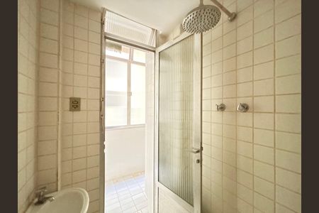 Apartamento à venda com 173m², 3 quartos e sem vaga Apartamento à venda com 173m², 3 quartos e sem vagaÁrea de serviço - banheiro